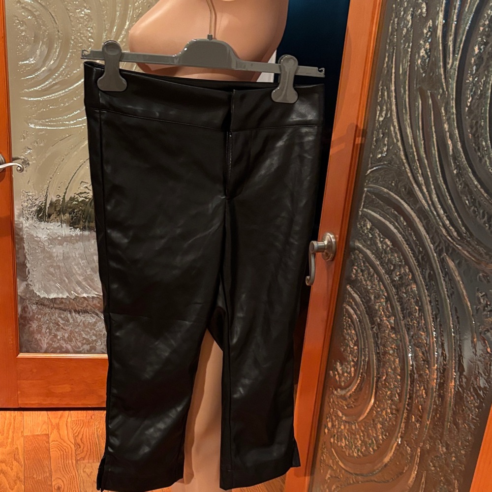 Fashion Nova Black Capris